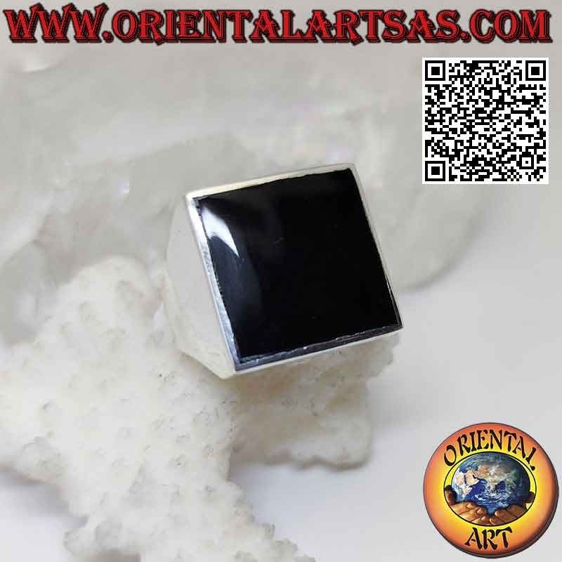 Smooth silver ring with square onyx flush with edge 17x17 mm