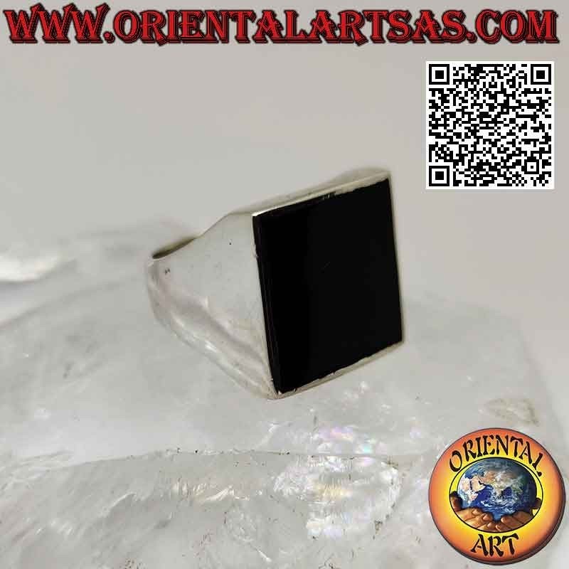 Anello in argento liscio con onice quadrata a filo bordo 17x17 mm