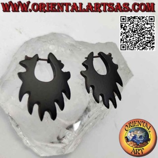 Pendientes de aro en madera en crecimiento, en forma de llama