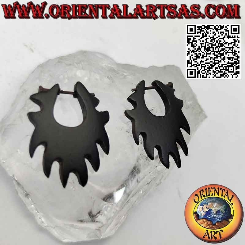 Pendientes de aro en madera en crecimiento, en forma de llama