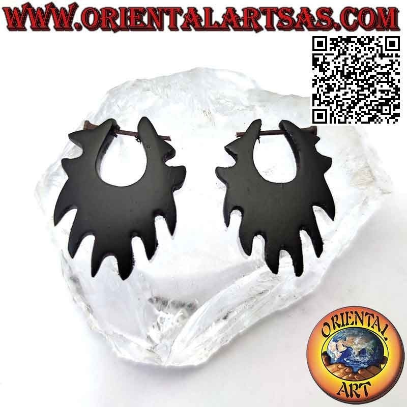 Pendientes de aro en madera en crecimiento, en forma de llama