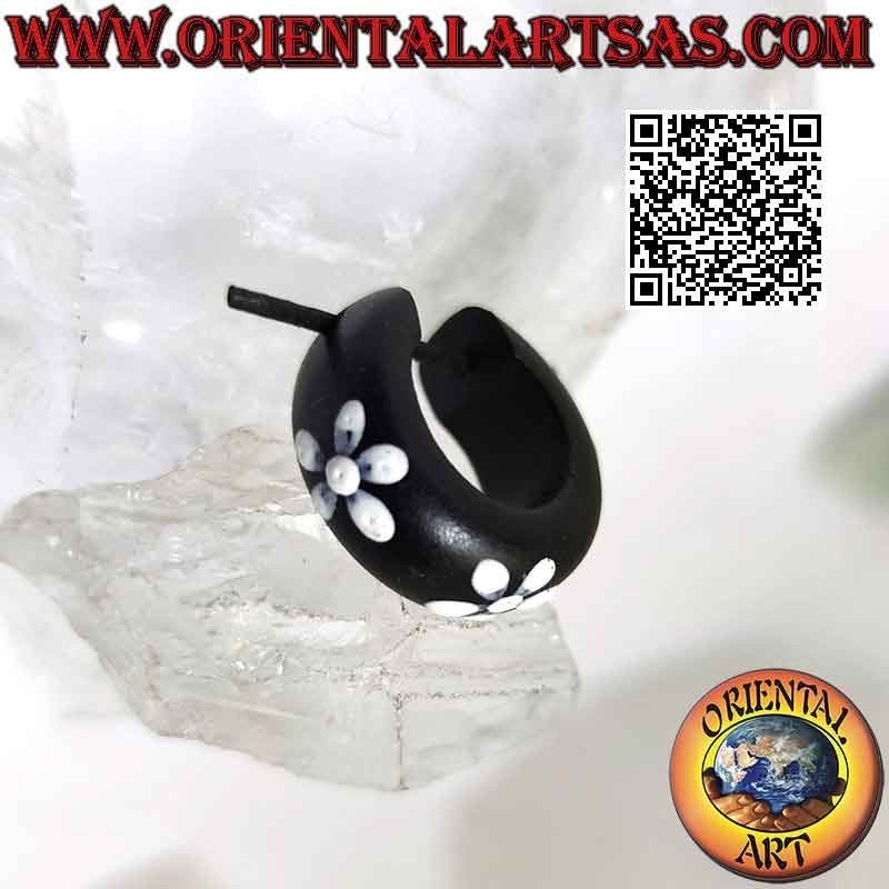 Orecchini a cerchio in legno scuro con fiori dipinti da 18 mm, bianco