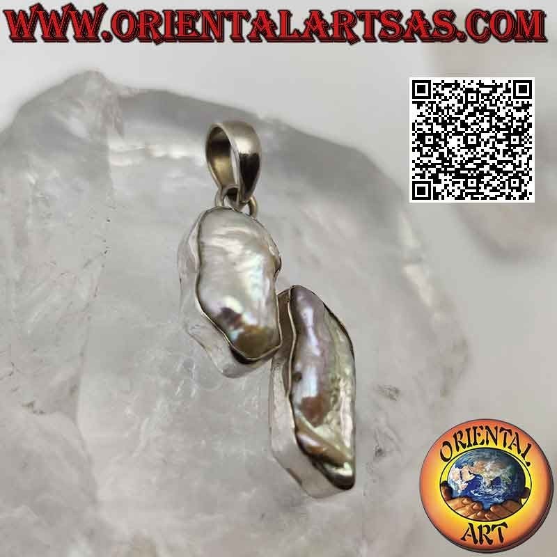 Colgante de plata con 2 perlas naturales irregulares scaramazzle con borde liso