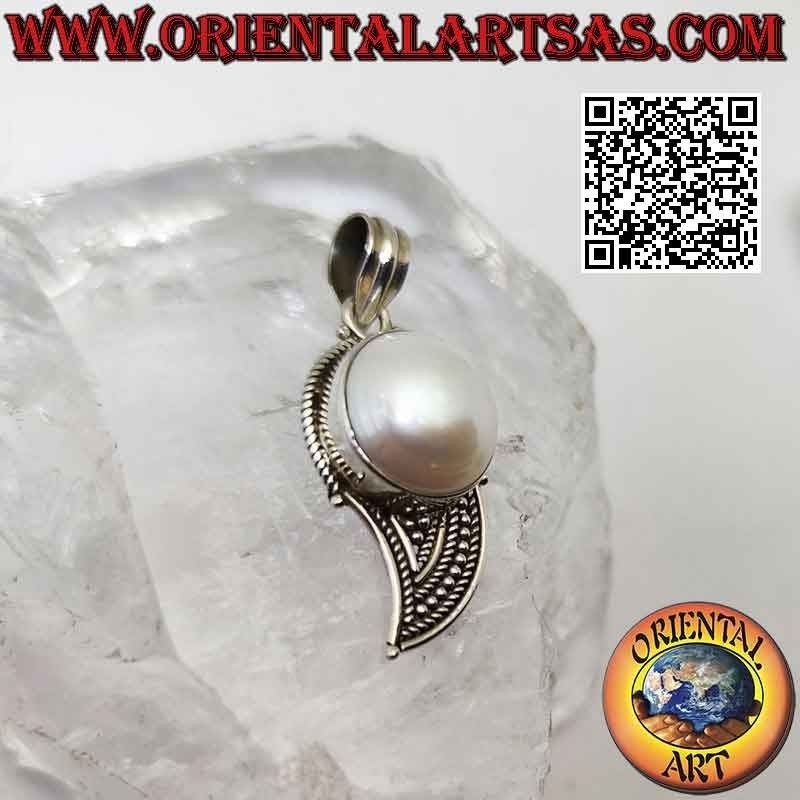 Colgante de plata, ala de ángel con gran perla central y microesferas