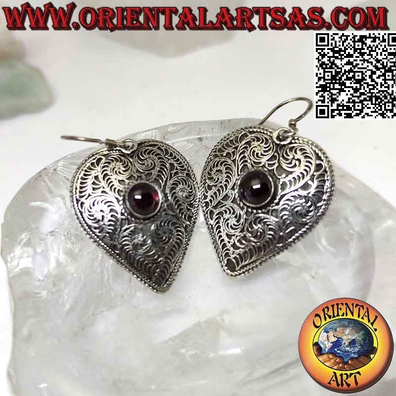 Silver heart earrings decorated in filigree with central round garnet (handmade in Nepal)