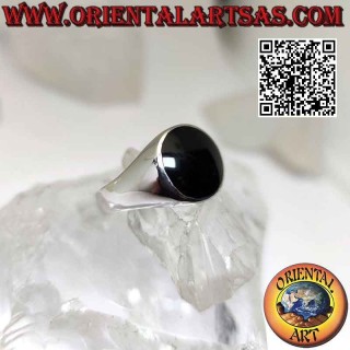 Silver ring with round onyx flush with the edge on a smooth Ø 13 mm frame