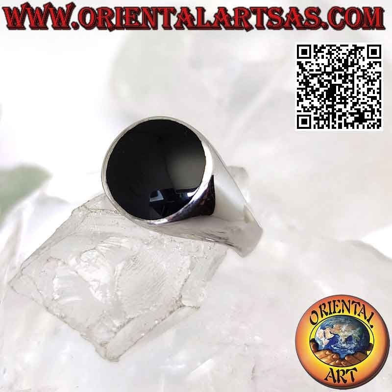 Anillo de plata con ónix redondo a ras de canto sobre marco liso de Ø 13 mm