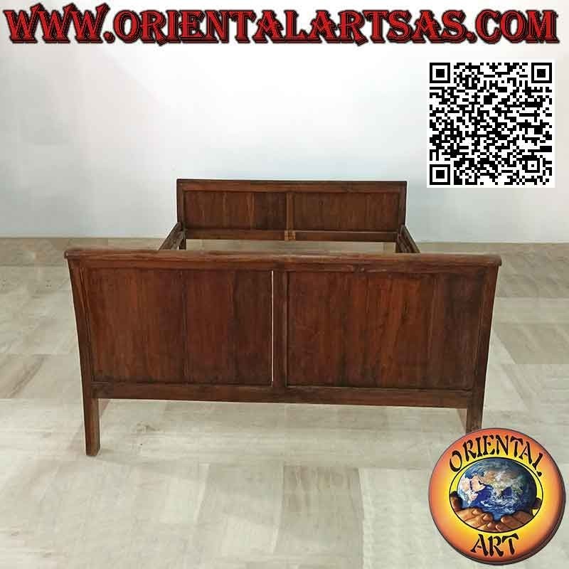 Linear double bed in ethnic style in teak wood