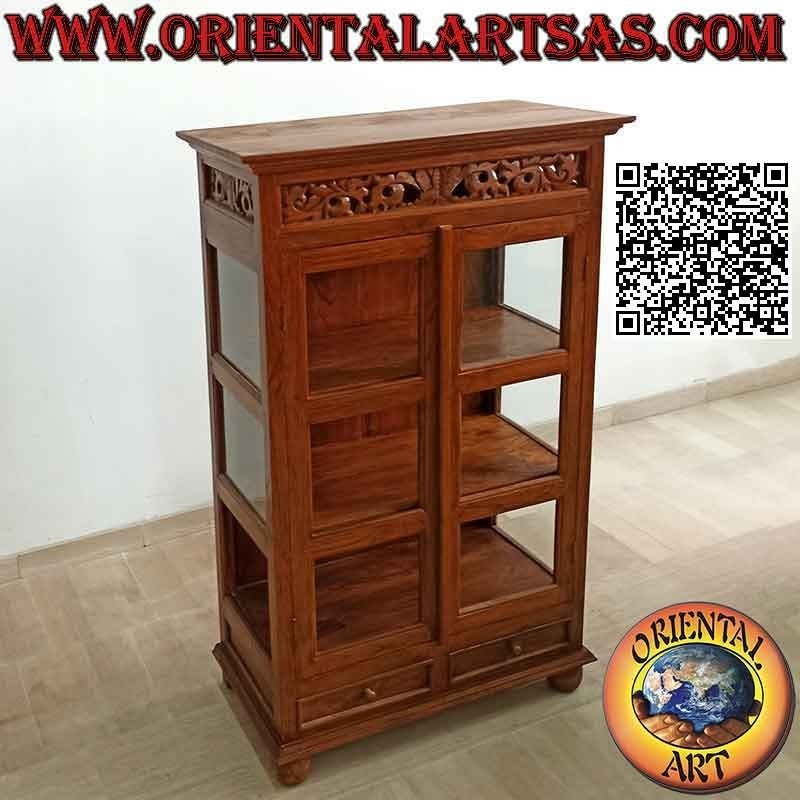 Vitrina lineal con decoración floral perforada, con dos puertas y dos cajones en madera de teca envejecida