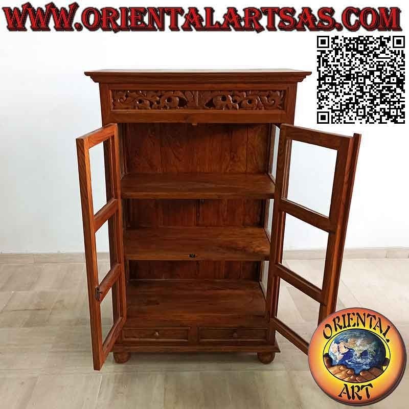 Vetrina lineare con decoro floreale traforato, a due ante e due cassetti in legno antico di teak