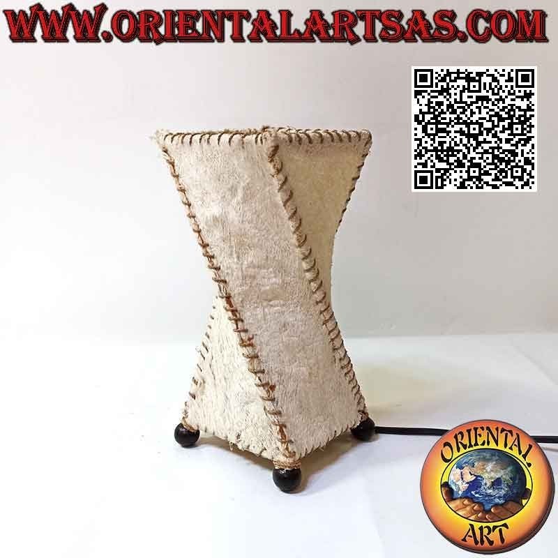 Lámpara de sobremesa étnica, "twist" con base cuadrada en Tapa o Ngatu (corteza de árbol) de 23 cm