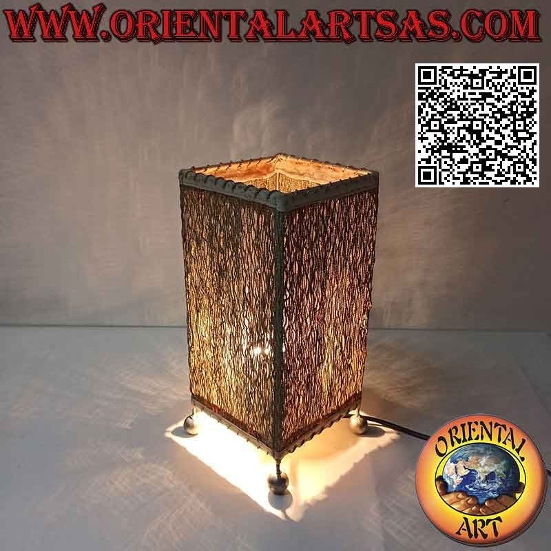 Lampe de table ethnique, "parallélépipède linéaire" avec une base carrée en racine de bois de santal de 28 cm