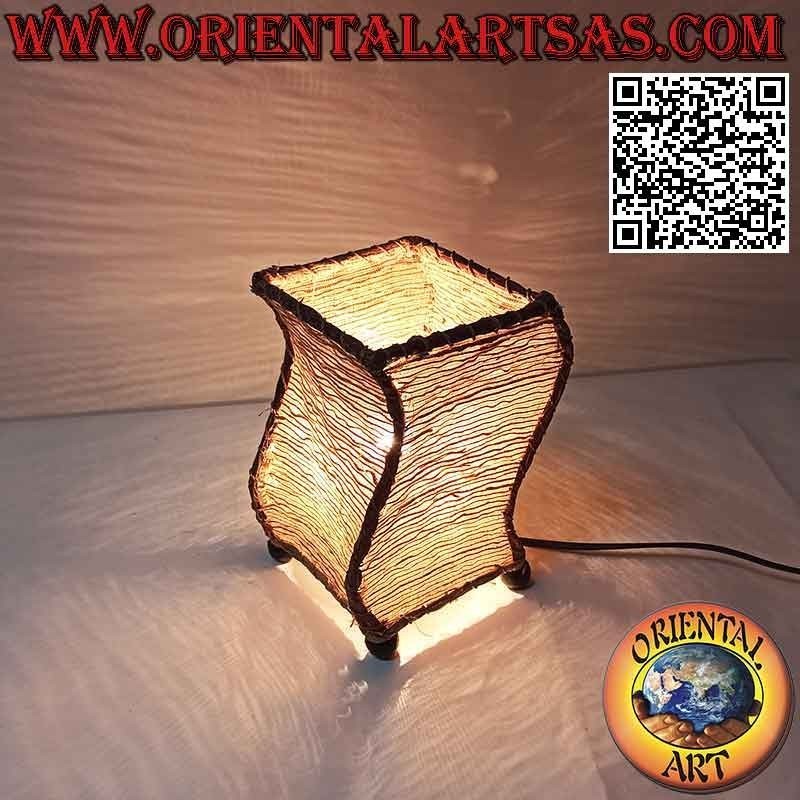 Ethnische Tischlampe "S-Wave" mit quadratischem Sockel aus Sandelholzwurzel von 21 cm