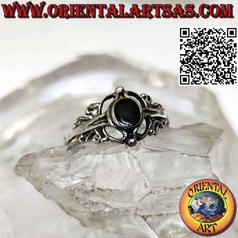 Silberring mit rundem Onyx und Barockdekor, klein