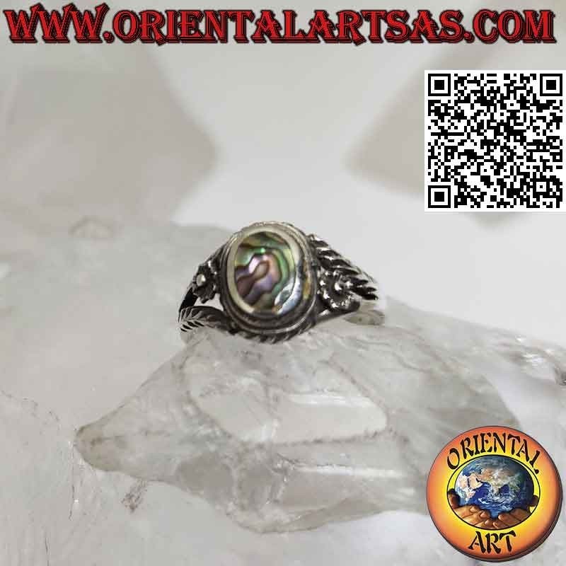 Anello in argento con (madreperla) paua shell ovale e fiore sui lati, piccolo