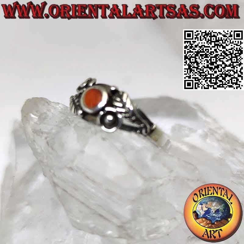 Silver ring with round Carnelian, asymmetrical flower and leaf decorations on the sides