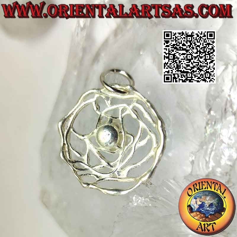 Pendentif en argent avec perle d'eau douce blanche dans un tissage rond de fils satinés