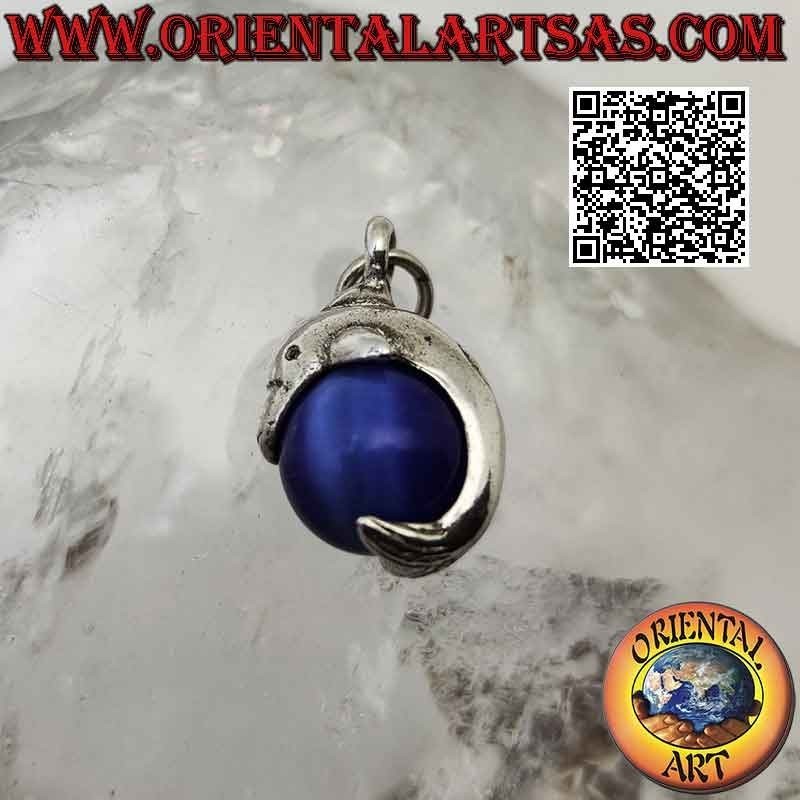 Colgante de delfín en plata que envuelve una esfera de ojo de gato azul giratoria