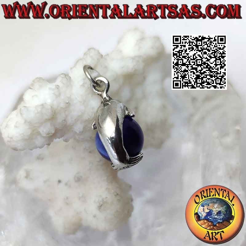 Pendentif dauphin en argent enveloppant une sphère oeil de chat bleue tournante