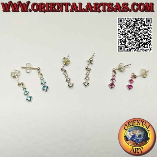 Boucles d'oreilles en argent, boule de lobe avec trio de zircons à croissance rhomboïdale