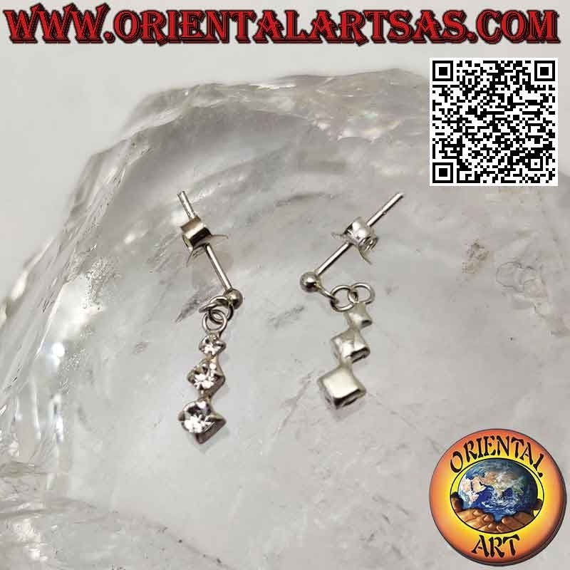 Pendientes de plata, bola lobulada con trío de circonitas romboidales en crecimiento