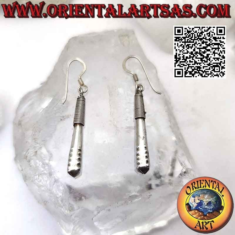 Pendientes balineses de plata hechos a mano, hilo trenzado en un palo