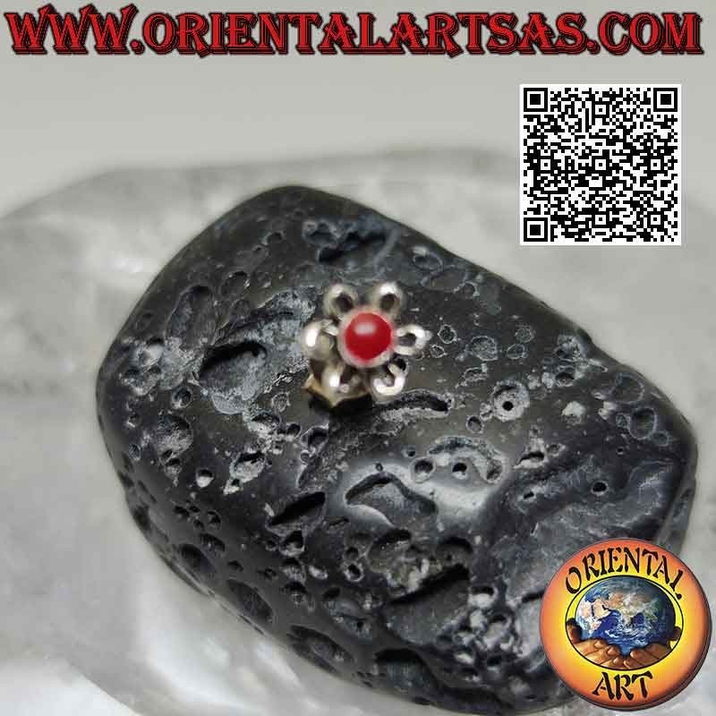 Mini orecchino in argento, margherita con pietra tonda cabochon centrale