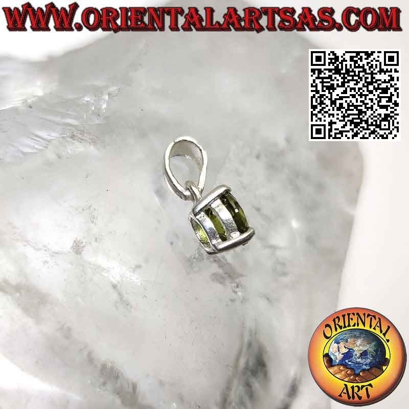 Silver pendant with light point of round citrine zircon set