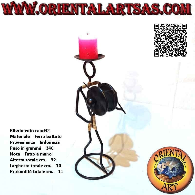 Candelabro "músico percusionista" hecho a mano en hierro forjado