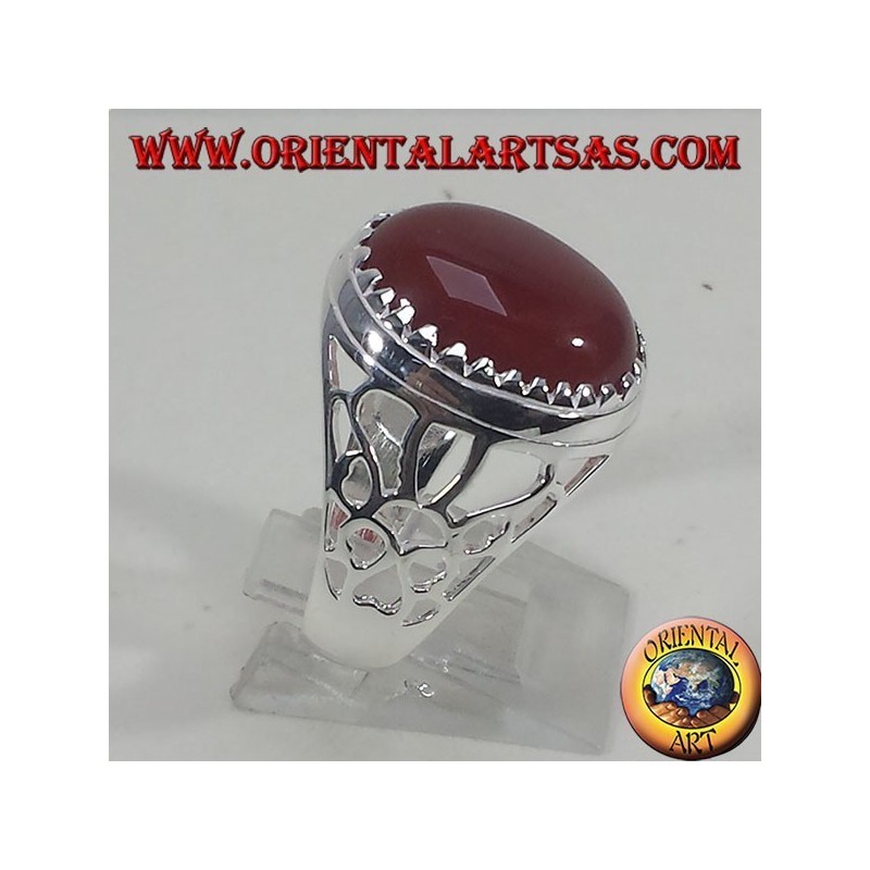 Bague en argent sculpté avec cornaline ovale