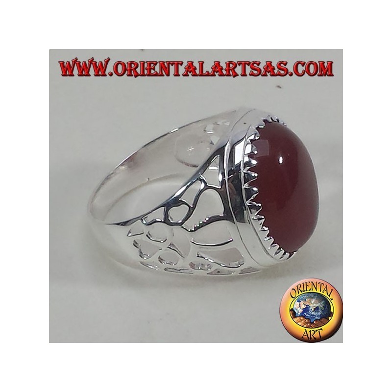 Bague en argent sculpté avec cornaline ovale