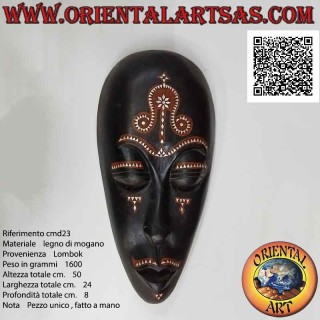 Máscara aborigen tradicional de Lombok en madera de caoba bicolor con incrustaciones de nácar, 50 x 24 cm