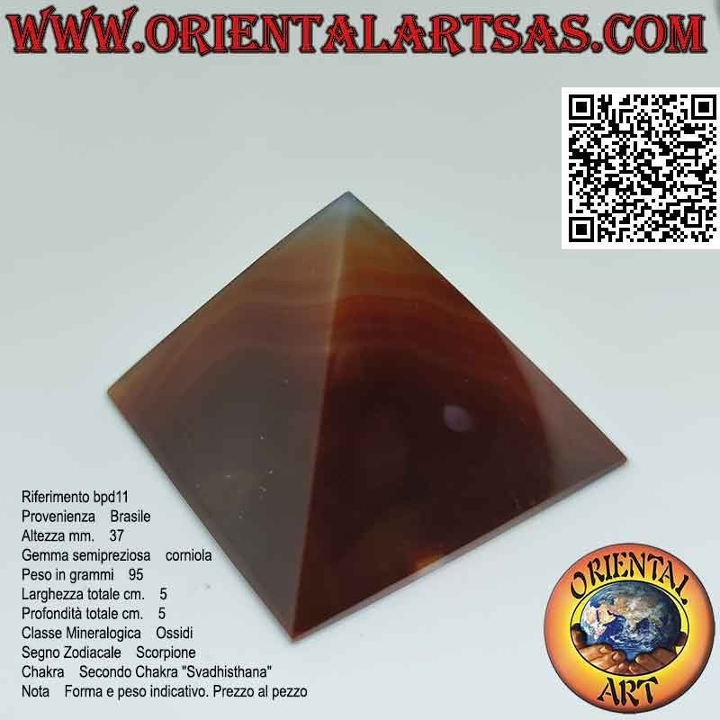 Pyramide de cornaline de 50 mm x 50 mm