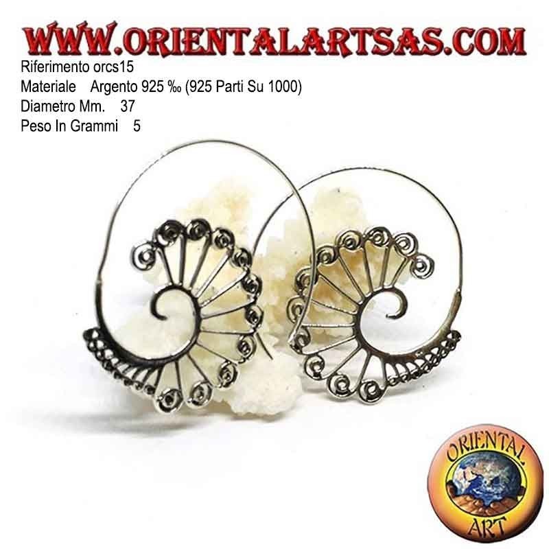 Boucles d'oreilles en fil d'argent, fil spirale décoré