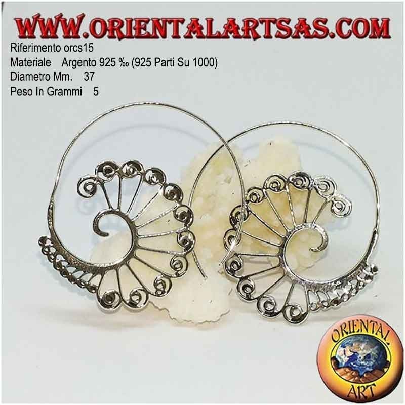 Boucles d'oreilles en fil d'argent, fil spirale décoré