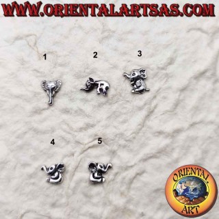Mini boucle d'oreille en argent, l'éléphant sous plusieurs angles