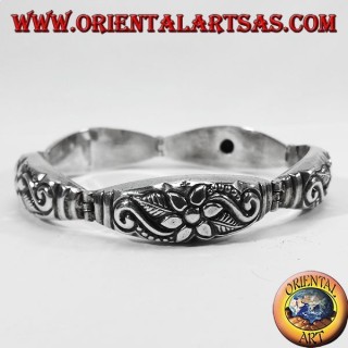 Silver bracelet semi chiseled flower hand