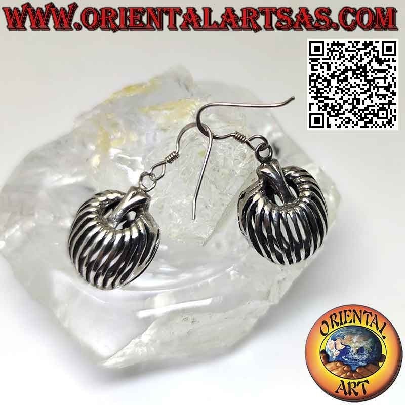 Boucles d'oreilles à levier en argent avec sac pendentif rayé et perforé