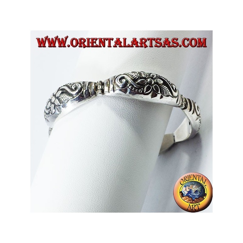 pulsera de plata semi cincelado a mano de flores