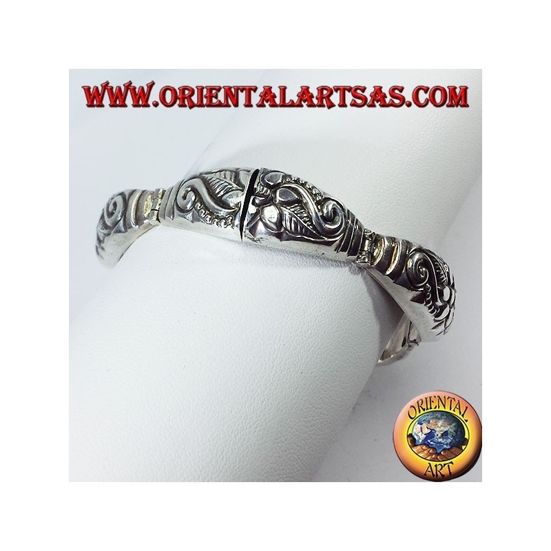 Silver bracelet semi chiseled flower hand