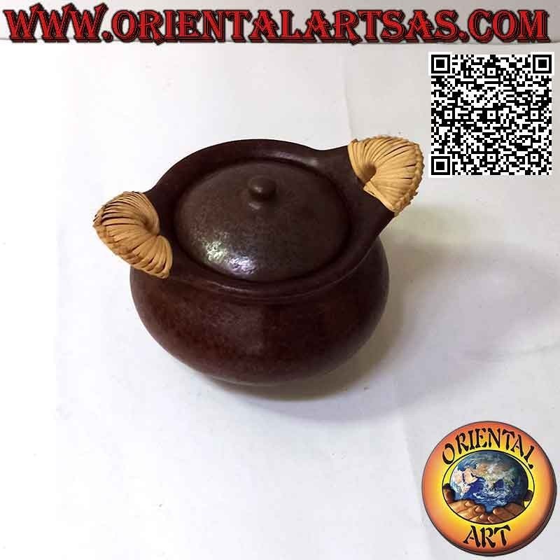 Pentola vaso tradizionale di Lombok in terracotta e maniglie di midollino, fatto a mano