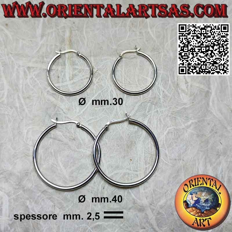 Silberohrringe, glatte glatte Kreise von 2,5 dick von 30 mm Ø bis 40 mm Ø (Hebel)