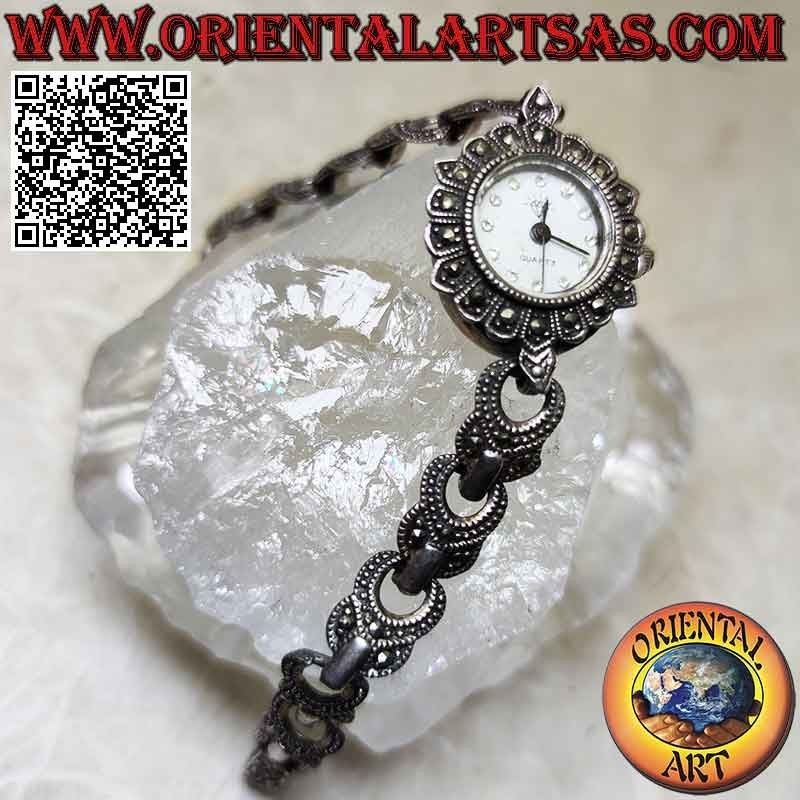 Orologio tondo al quarzo in argento 925‰ con cinturino ad anelli tempestato di marcasite e zirconi sul quadrante