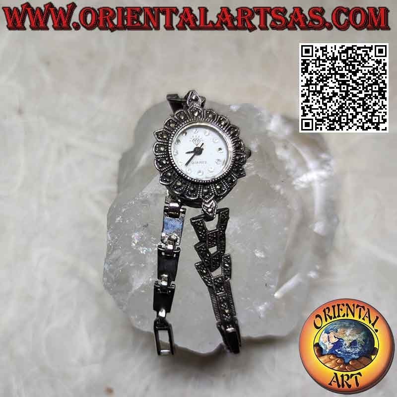 Montre ronde à quartz en argent 925‰ avec bracelet trapézoïdal constellé de marcassite et de zircons sur le cadran