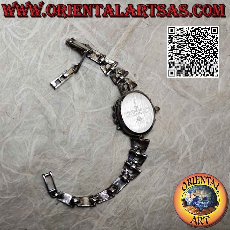 Reloj redondo de cuarzo en plata 925 ‰ con correa trapezoidal tachonada de marcasitas y circonitas en la esfera