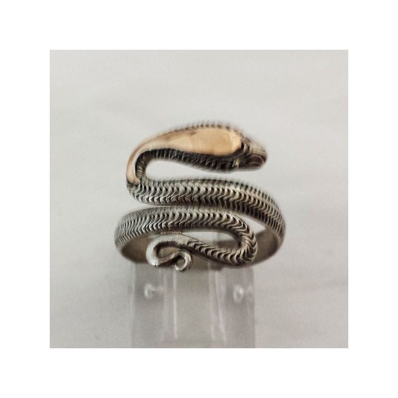 serpente con testa oro 