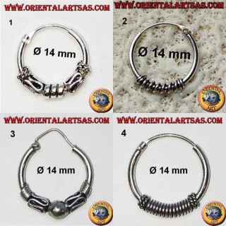 Ohrring aus 925 ‰ Silber, bearbeiteter Kreis, 14 mm Durchmesser (1)