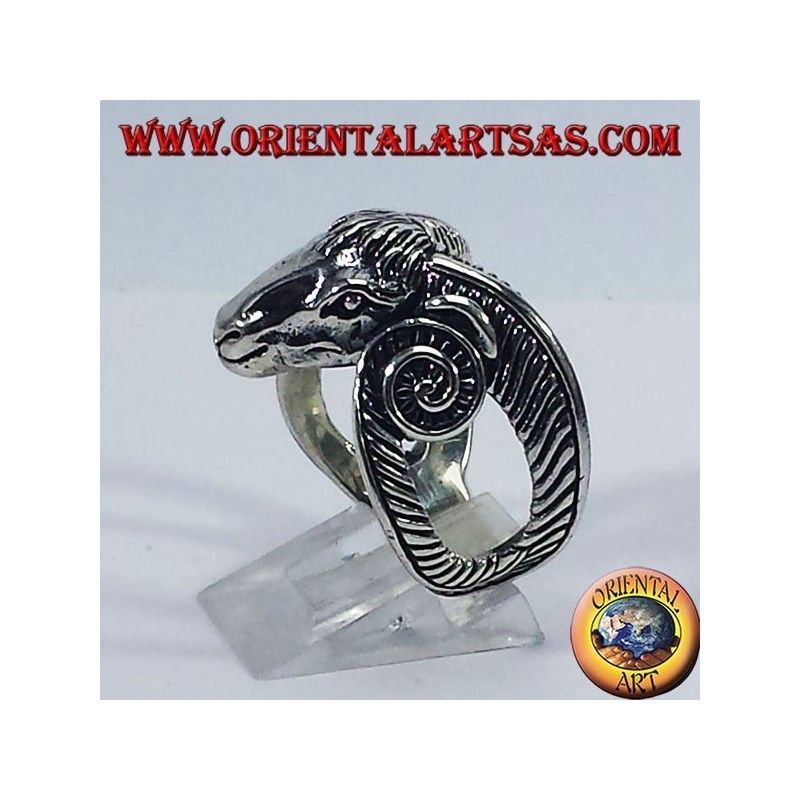 Anillo de plata de la cabra de Mendes