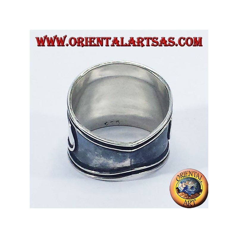 Silver wide band ring, Bali with stripes at the edges