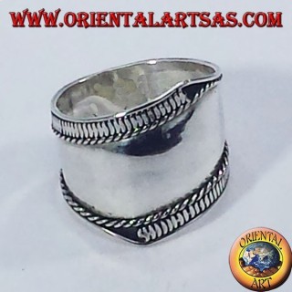 Bague en argent à large bande, Bali avec des lignes asymétriques